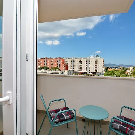 Dolac Apartment