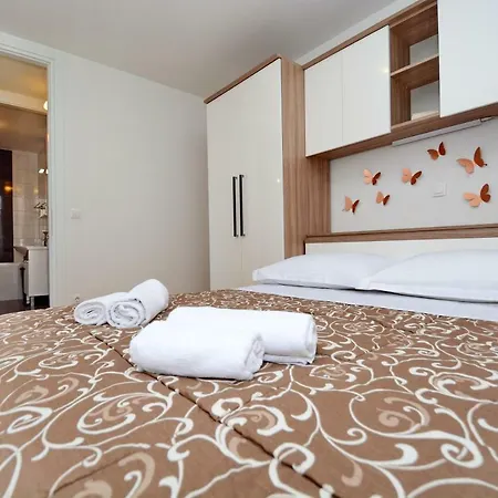 Dolac Apartment